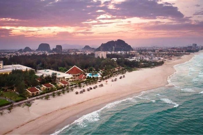 Bãi biển non nước, địa điểm du lịch gần chùa tam thai