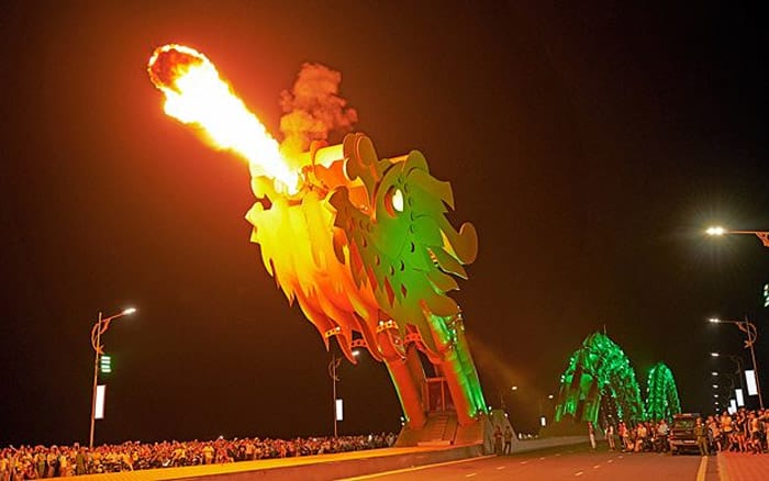 Cầu rồng phun lửa đà nẵng