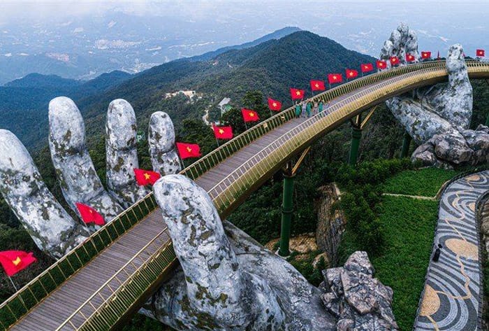 Cầu vàng Bà Nà Hills Đà Nẵng