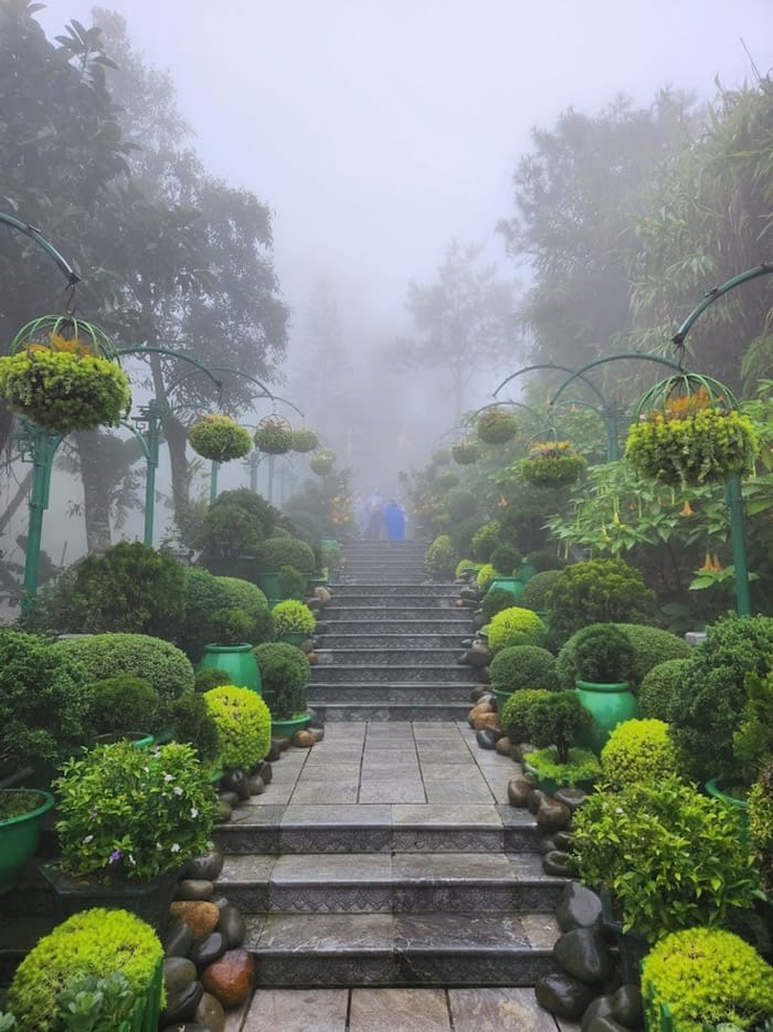 Chùa Linh Ứng Bà Nà