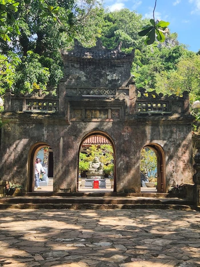 Check-in tại Cổng Tam Quan