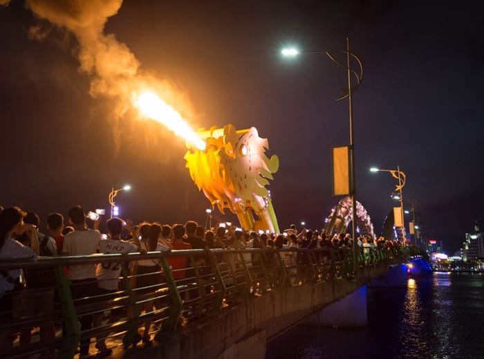 Rồng phun lửa đà nẵng lúc mấy giờ