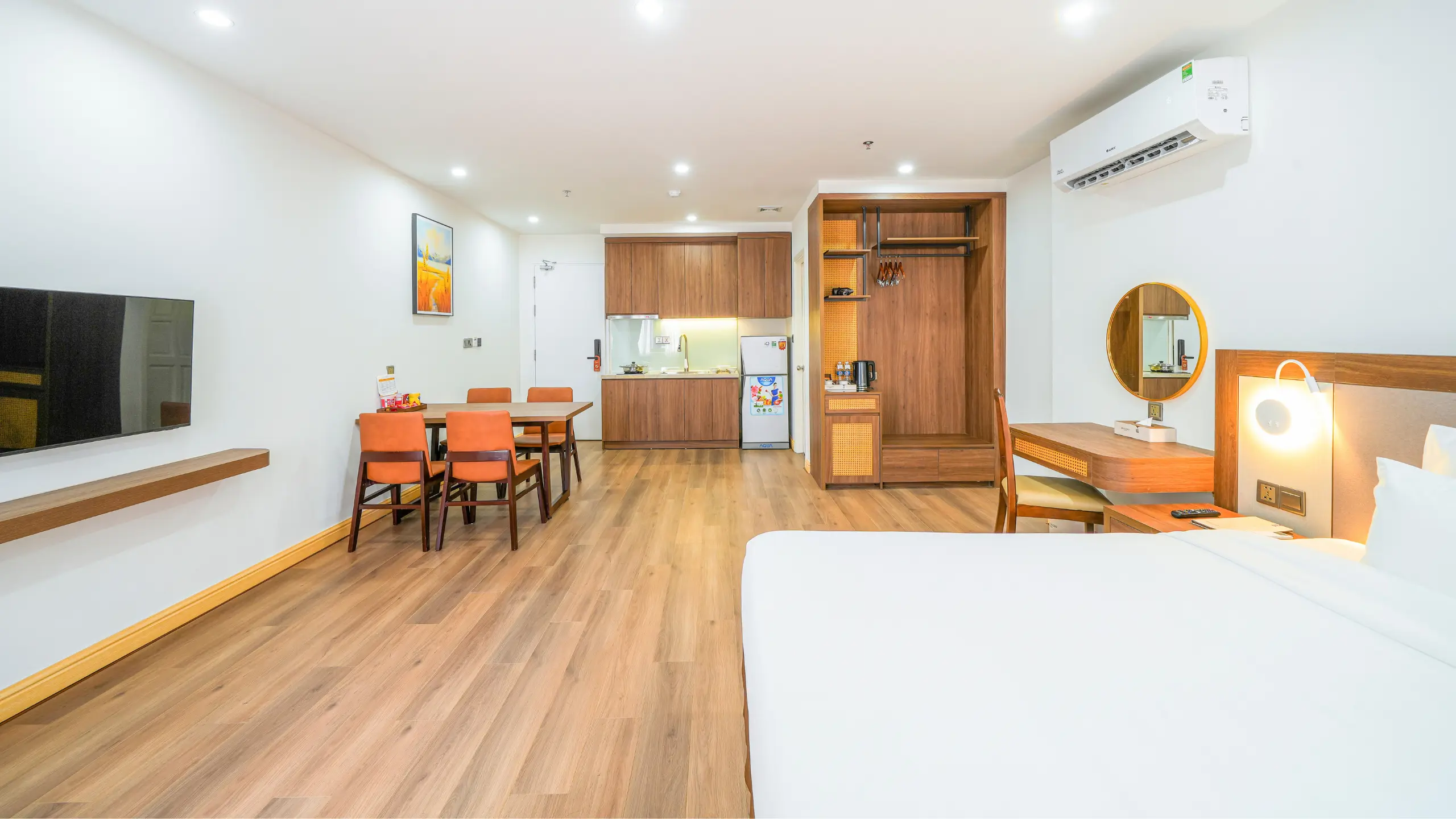 Deluxe With Kitchen