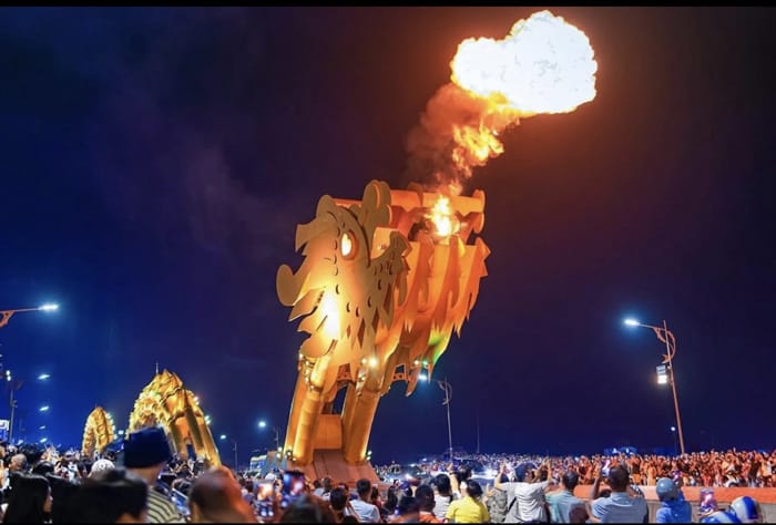 cầu rồng đà nẵng về đêm