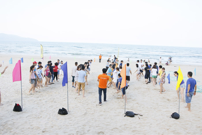 teambuilding tại bãi biển Mỹ Khê