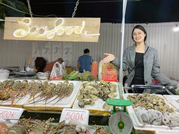 chợ đêm sơn trà bán gì