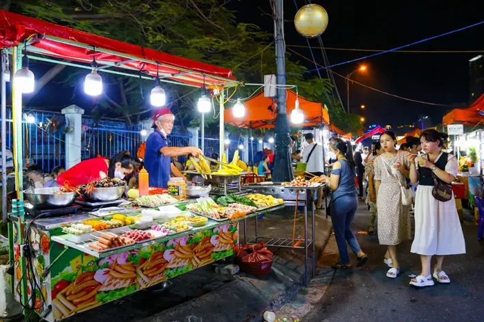 chợ đêm sơn trà có gì ăn