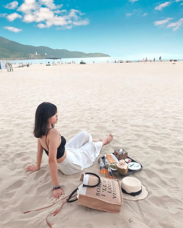 Bãi tắm Phạm Văn Đồng Đà Nẵng